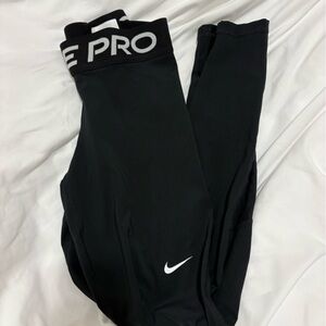 Women’s Nike Pro Leggings